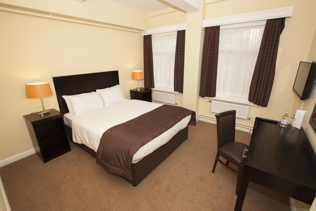 Dolphin Sa1 Hotel Swansea Room photo