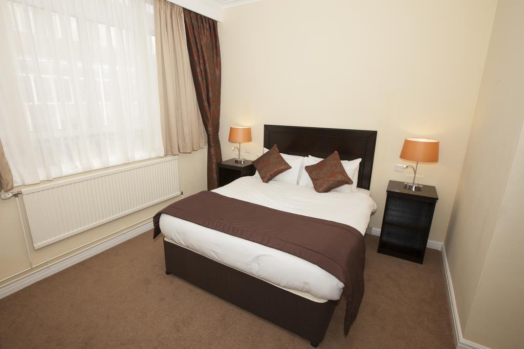 Dolphin Sa1 Hotel Swansea Room photo