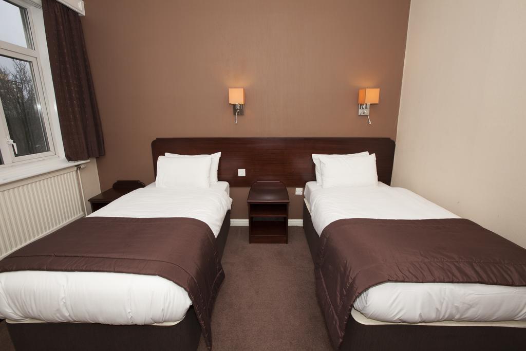 Dolphin Sa1 Hotel Swansea Room photo