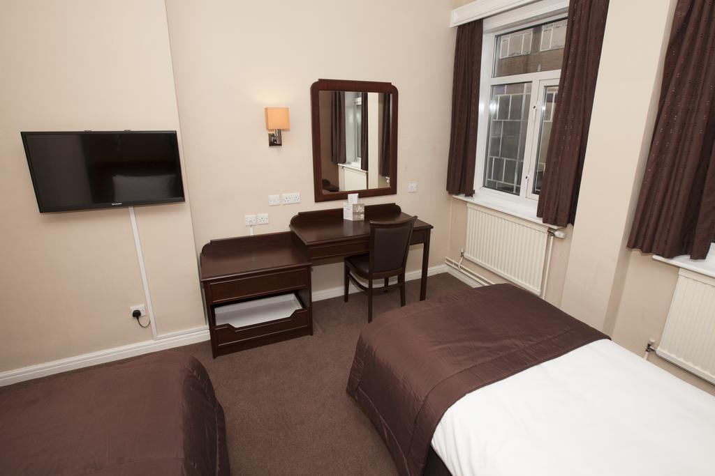 Dolphin Sa1 Hotel Swansea Room photo