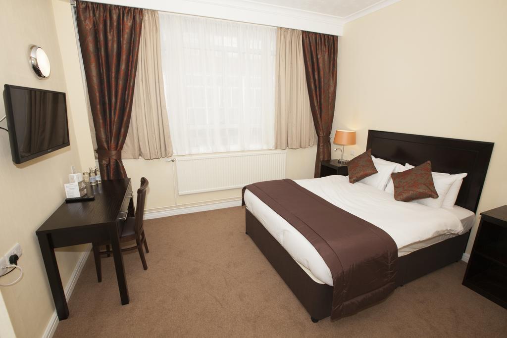 Dolphin Sa1 Hotel Swansea Room photo