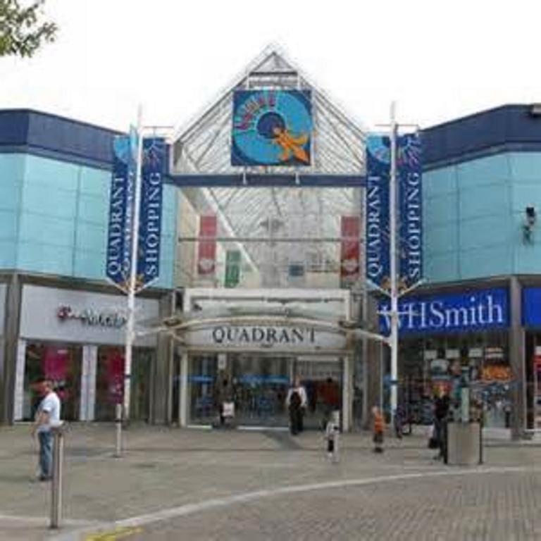 Dolphin Sa1 Hotel Swansea Exterior photo