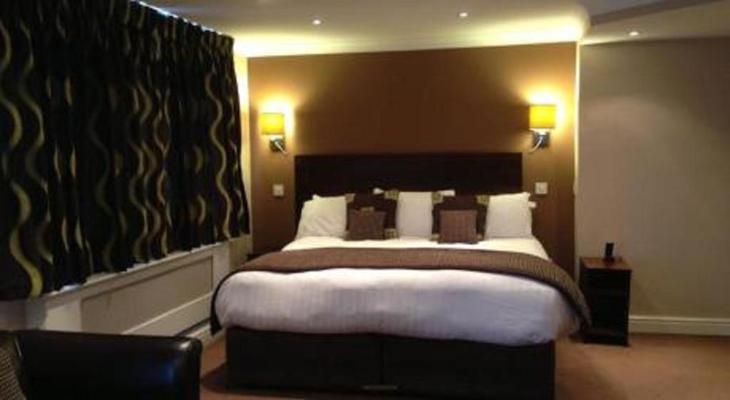 Dolphin Sa1 Hotel Swansea Room photo